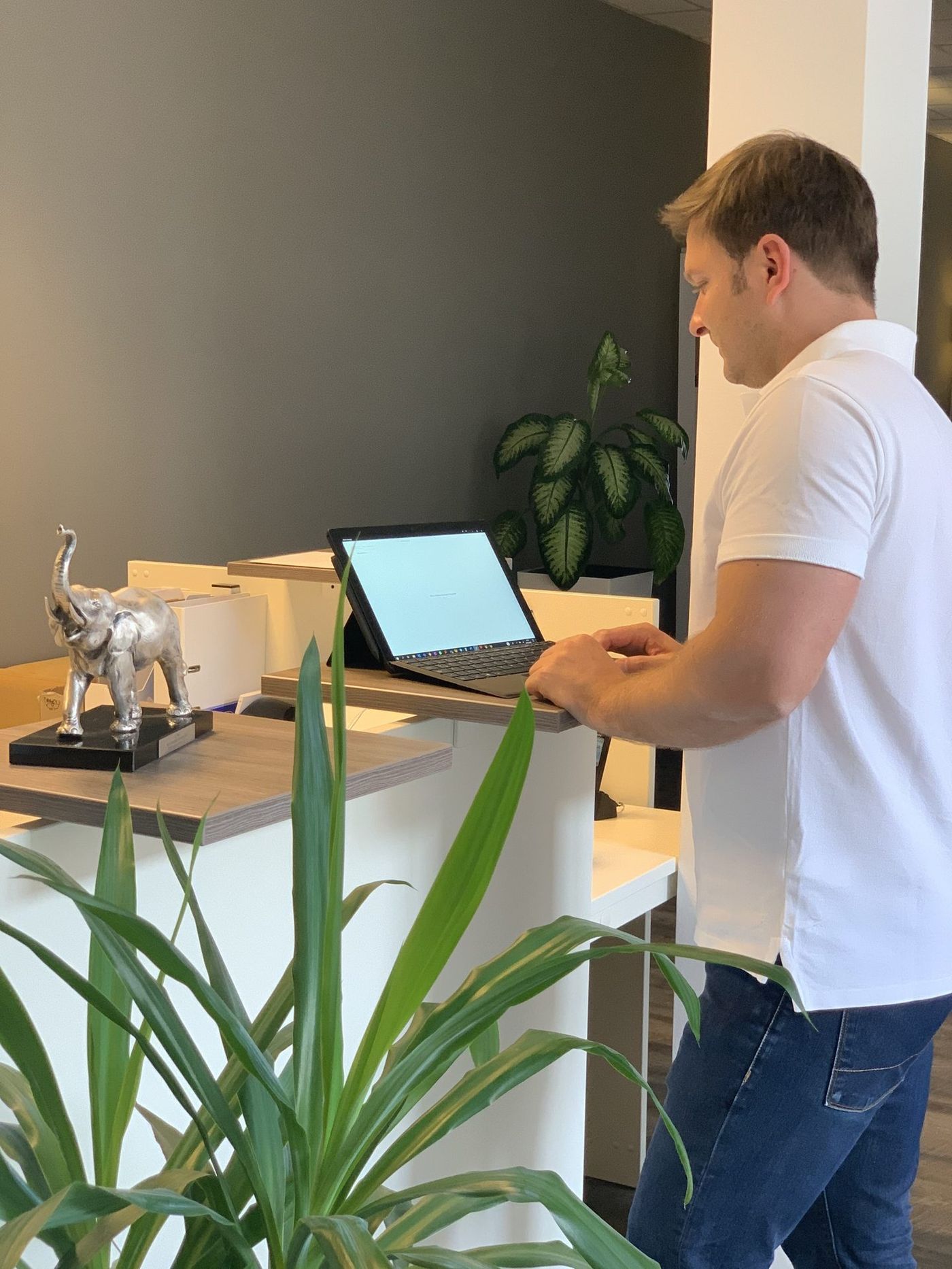 Kai Blobel im Büro Team Wachsbleiche